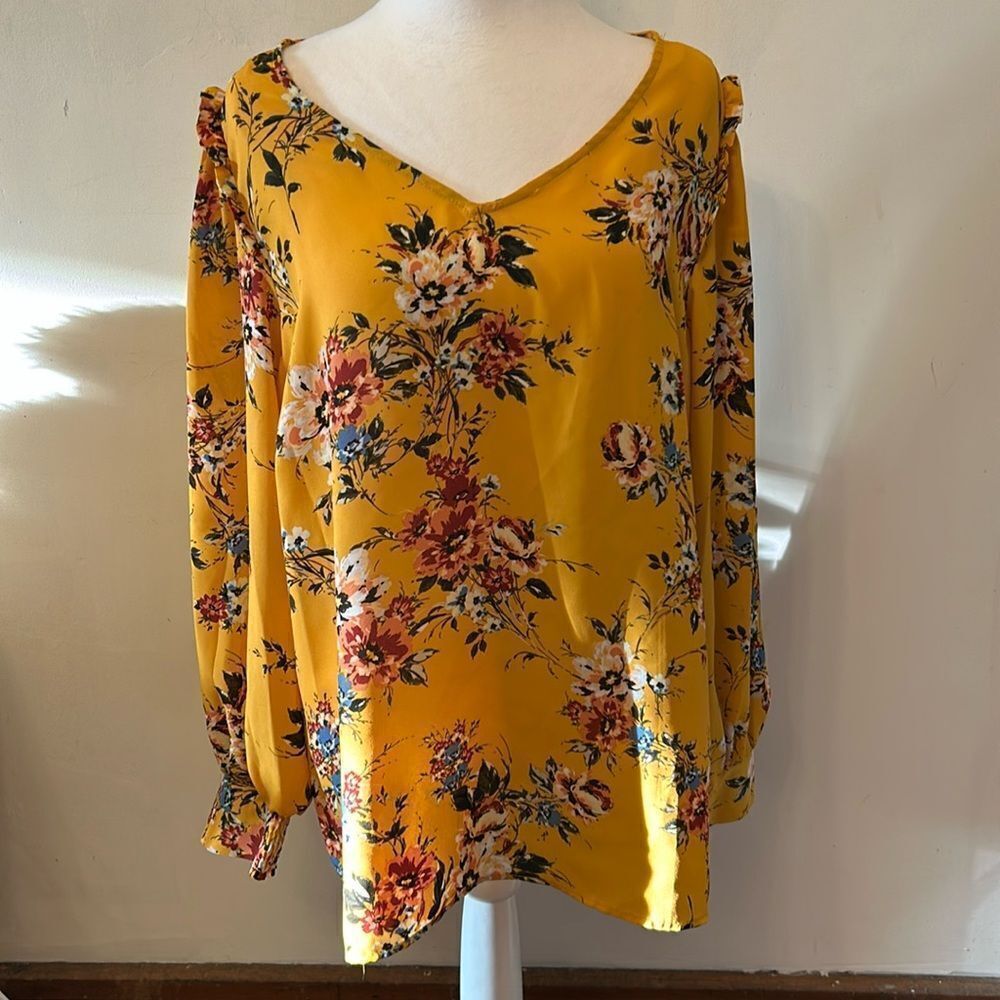 Zac & Rachel gold floral long sleeve V neck blouse Size 1X EUC